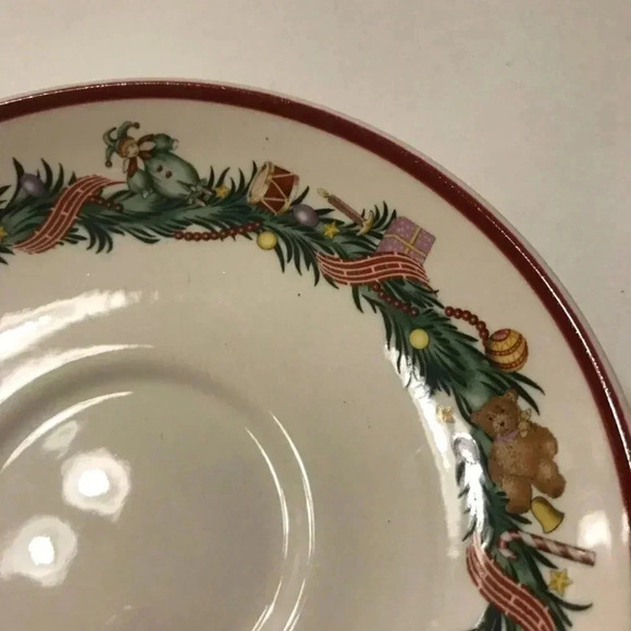 Spode Christmas Memories 5.5” Collectible Saucer - Picture 6 of 7